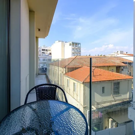 Downtown Comfort Апартаменти Ларнака